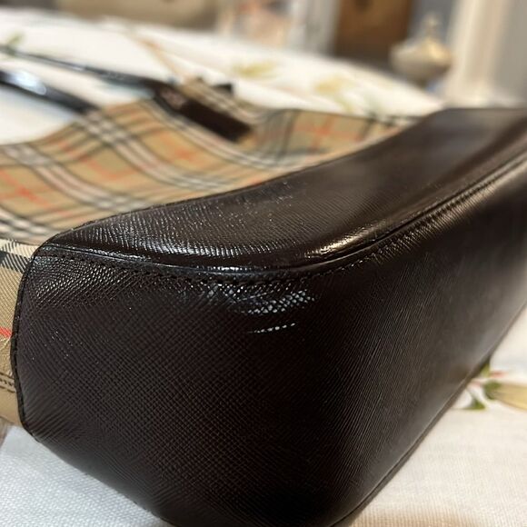 BURBERRY Horsefeather Leather Trimmed Tote. P12 - Picture 7 of 8